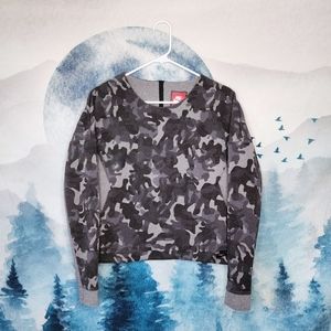 Nike Tech Fleece Gray Camo Crewneck Sweatshirt Women's Small